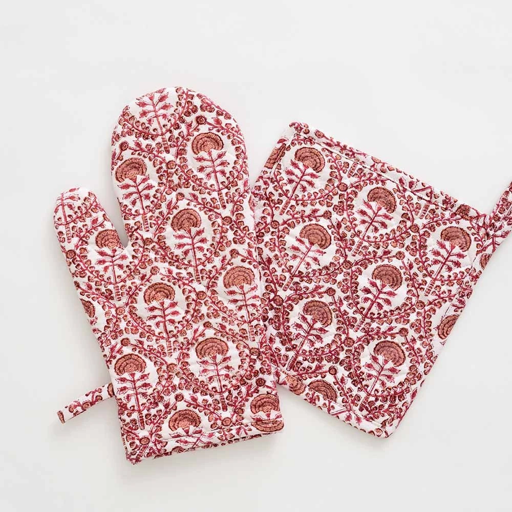 Caroline Red Oven Mitt Set 3 Caroline Red Oven Mitt Set