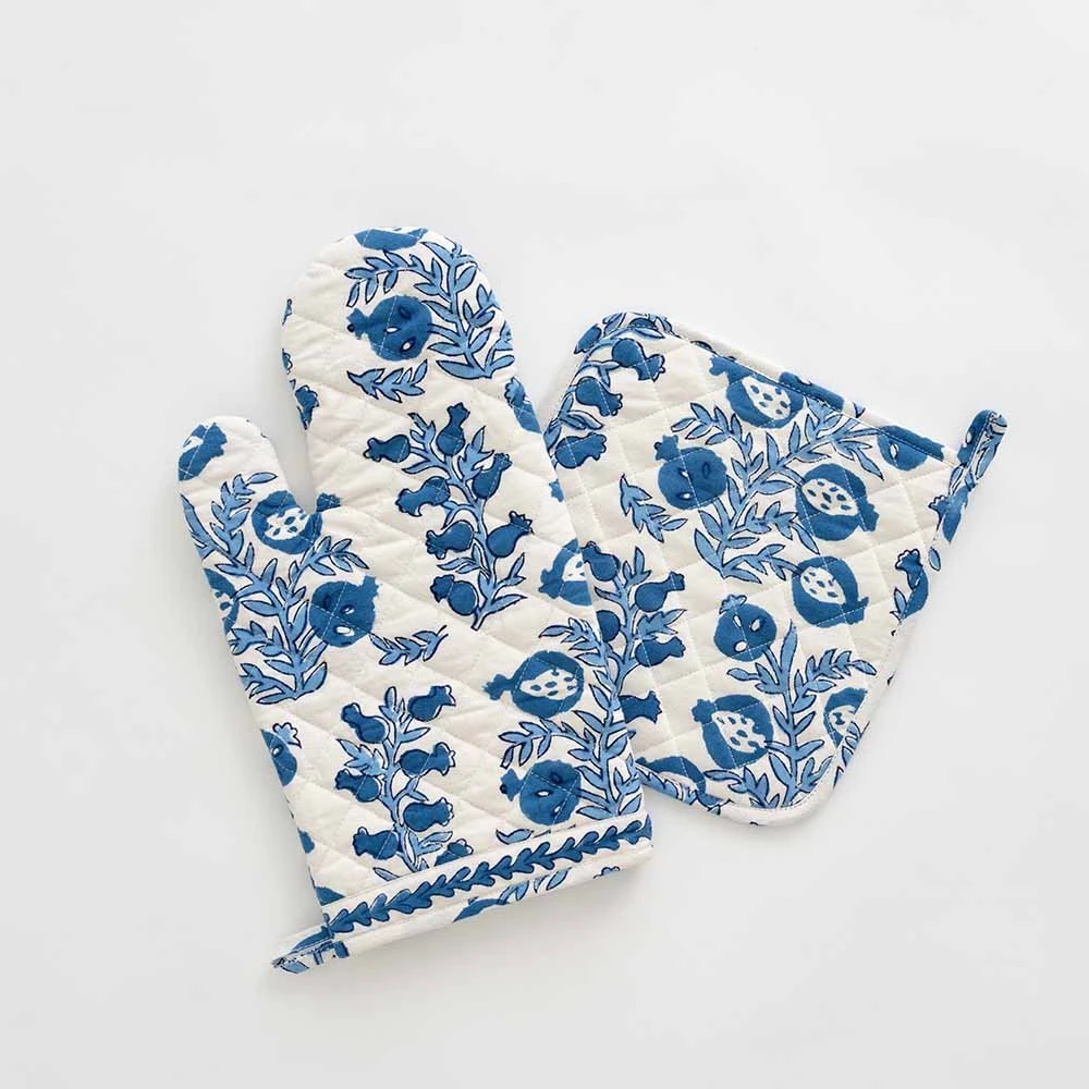 Pom Bells Wedgewood Oven Mitt Set 3 Pom Bells Wedgewood Oven Mitt Set