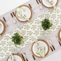 Phlox Green Table Runner 9 Phlox Green Table Runner -Household Items Series 6 22 0007 PhloxGreenDSC 9603 jpg 648203