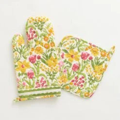 70s Flower Oven Mitt Set